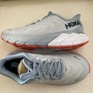 NEW HOKA Arahi 6 Running Shoe